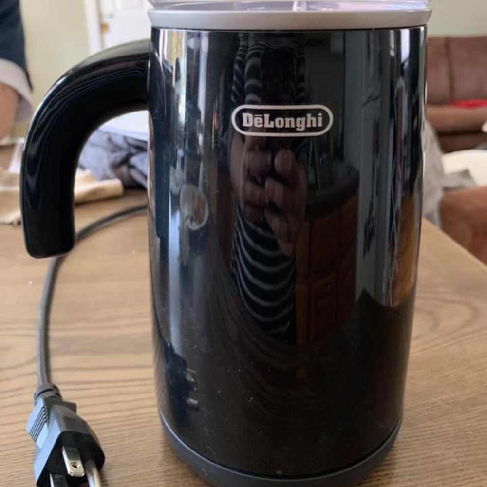 DeLonghi Milk Frother